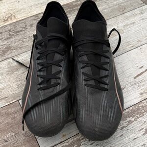 Men’s Puma Cleats - size 9.5 excellent condition